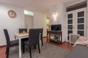 Dining - Comfortable Flat near Marquês de Pombal (Lisboa)