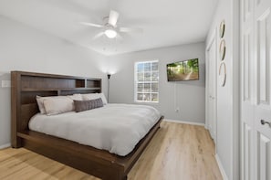 3 bedrooms, iron/ironing board, travel cot, free WiFi - Bed n Bikefast - Side A (Bentonville)
