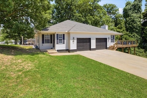 Exterior - Bed n Bikefast - Side A (Bentonville)