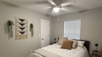 3 bedrooms, iron/ironing board, free WiFi, bed sheets