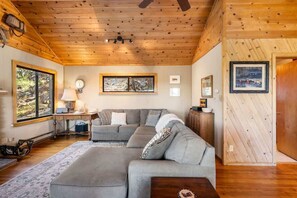 Télévision, cheminée