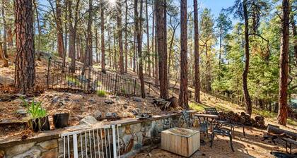 Beautiful forest retreat with stunning views