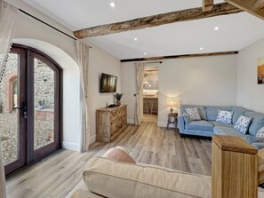 Télévision, lecteur de DVD, baby-foot