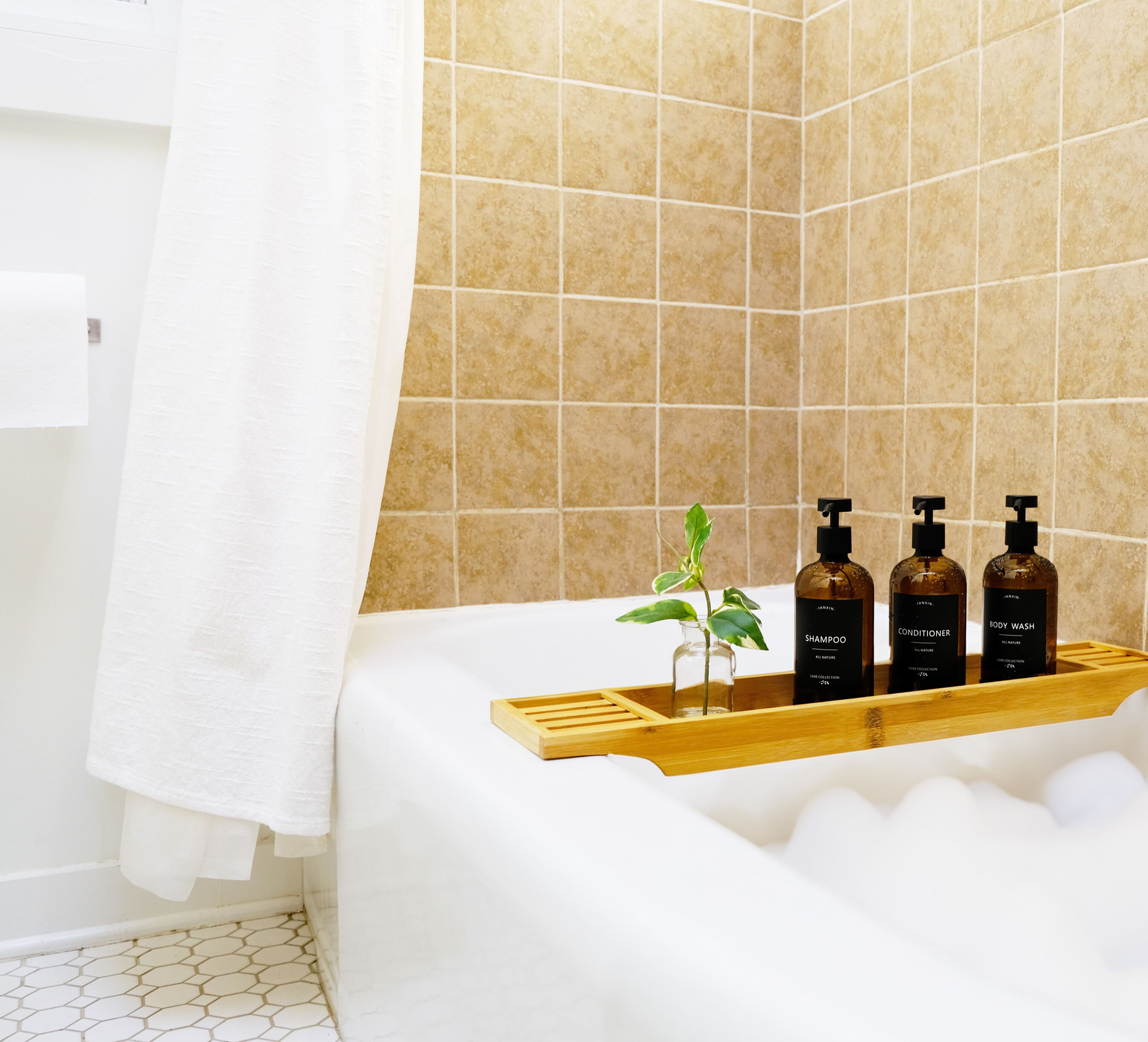 Toallas, jabón, papel de baño 