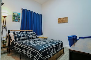 1 habitación, escritorio, tabla de planchar con plancha y wifi gratis 