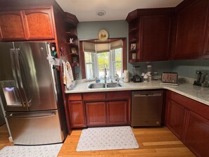 Mikrowelle, Ofen, Herdplatte, Geschirrspüler