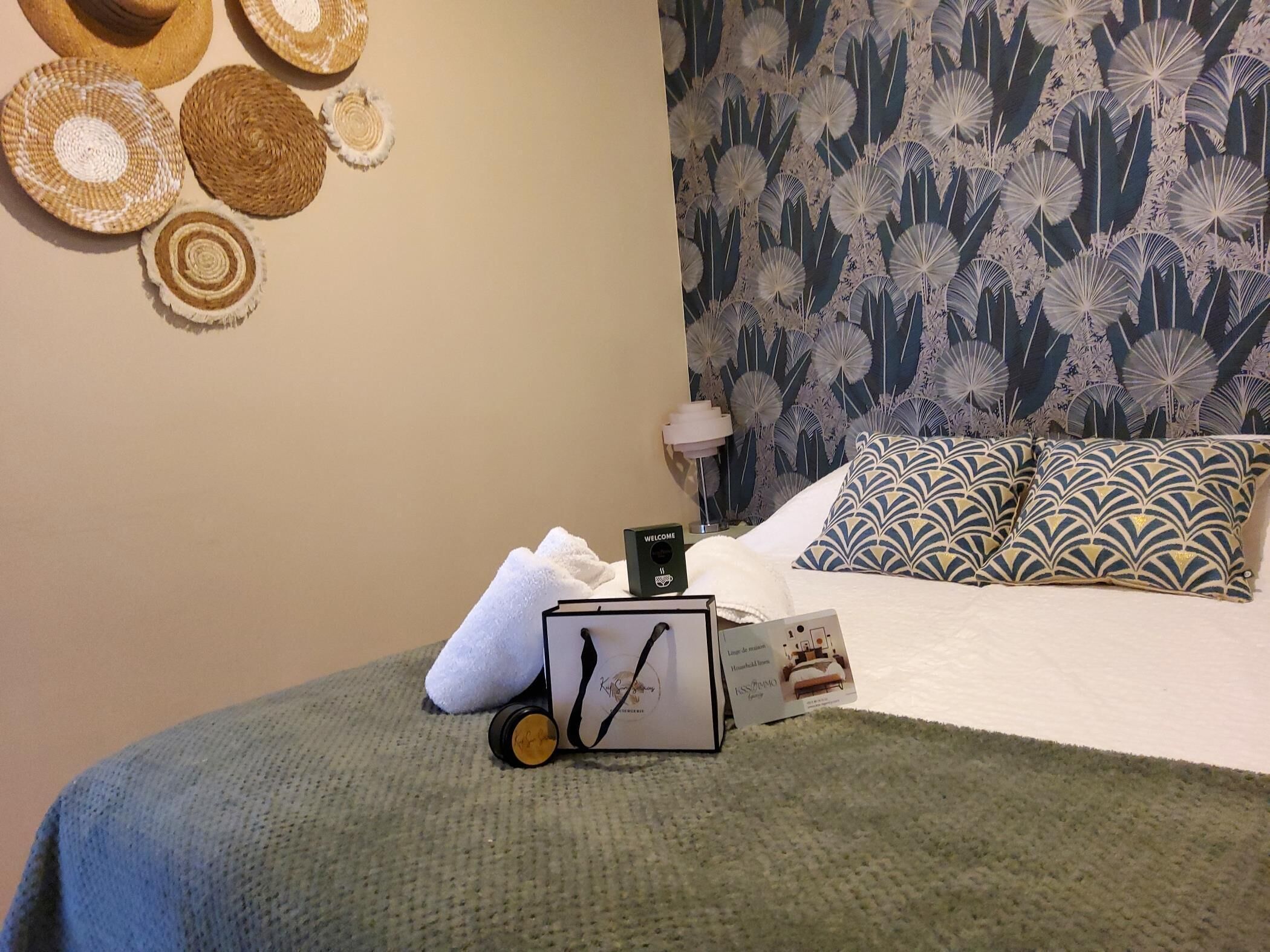 1 chambre, fer et planche à repasser, accès Internet, draps fournis