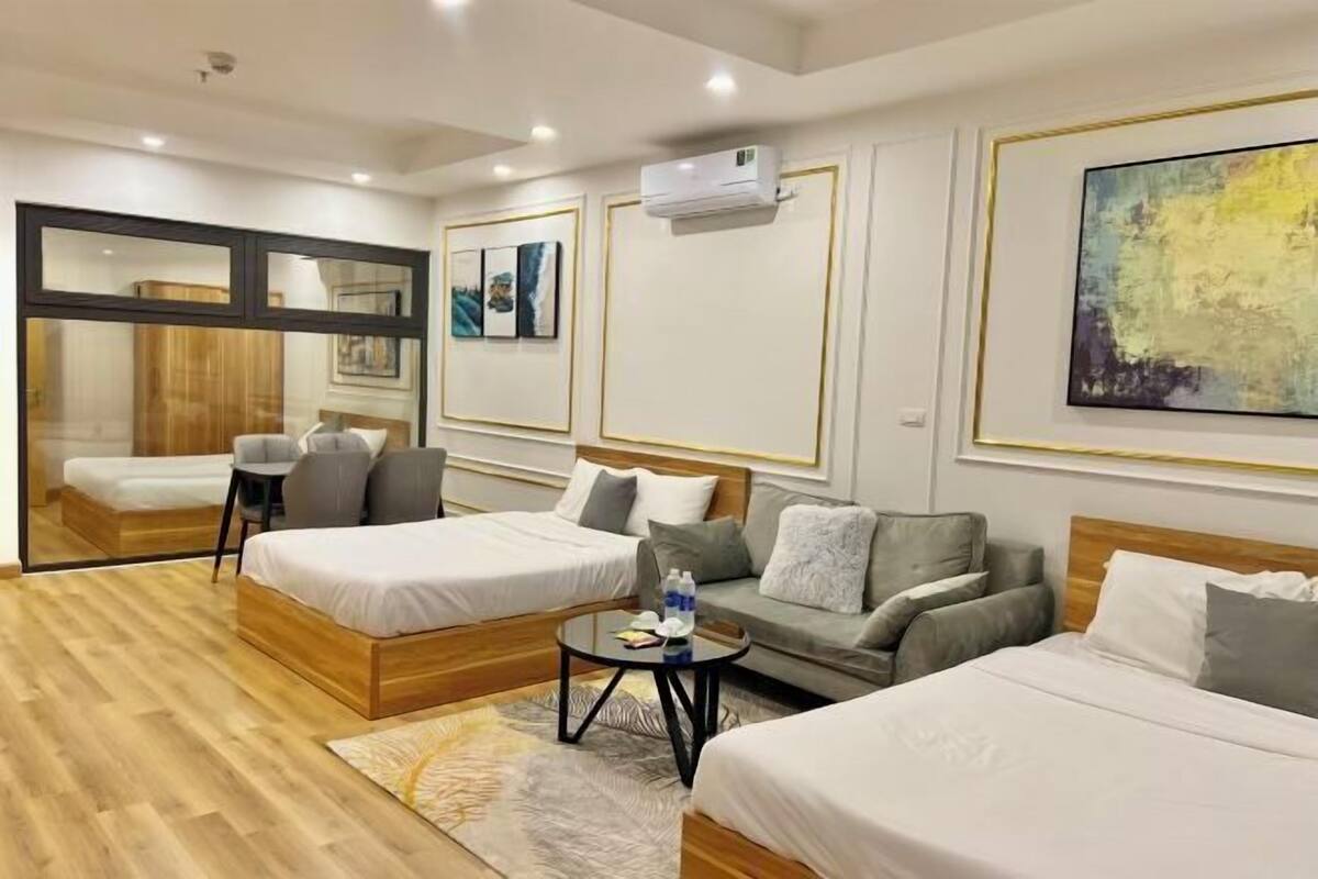 Blackout curtains, soundproofing, iron/ironing board, free WiFi
