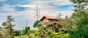 Hill Safari Eco Lodge