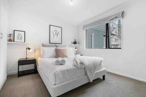 2 Schlafzimmer, Schreibtisch, Bügeleisen/Bügelbrett, WLAN