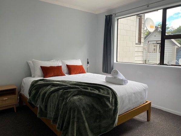 1 bedroom, desk, iron/ironing board, WiFi