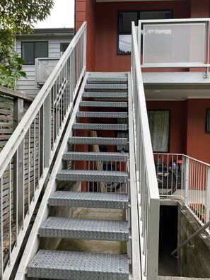 Exterior detail - Robins Retreat-Town Center - Parking - Easy access (Queenstown)