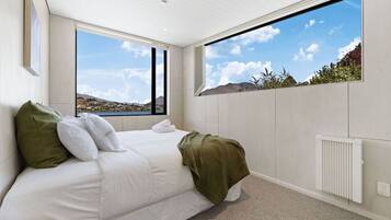 2 Schlafzimmer, Schreibtisch, Bügeleisen/Bügelbrett, WLAN