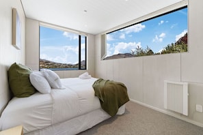 2 Schlafzimmer, Schreibtisch, Bügeleisen/Bügelbrett, WLAN