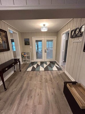 Unclassified image, 4 of 49, button