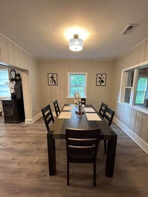 Dining - Rivers Edge Retreat (Front Royal)