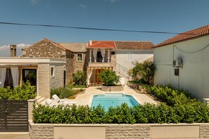 Exterior - Apartment Varos 2+1 with shared pool (Ugljan)