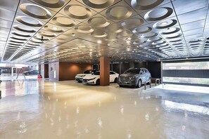 Parking gratuit, parking avec voiturier