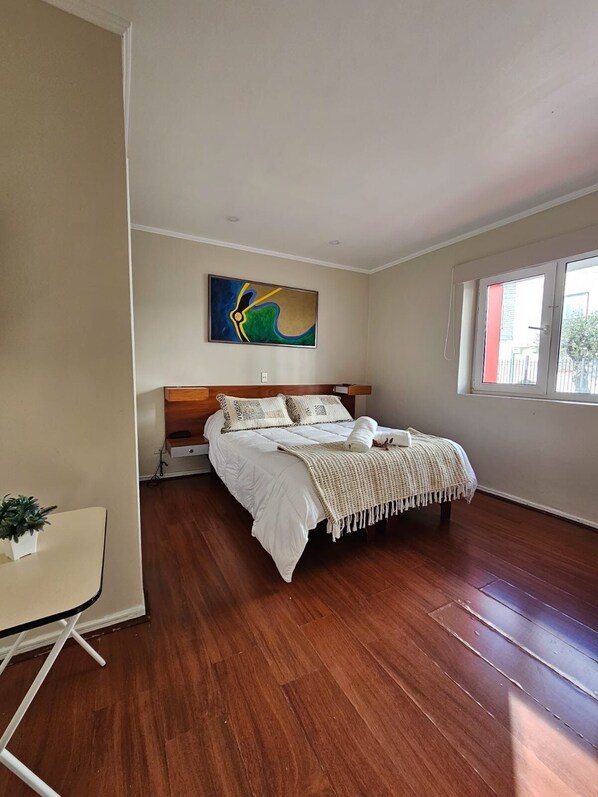 Desk, free WiFi - Hotel Agora (Viña del Mar)