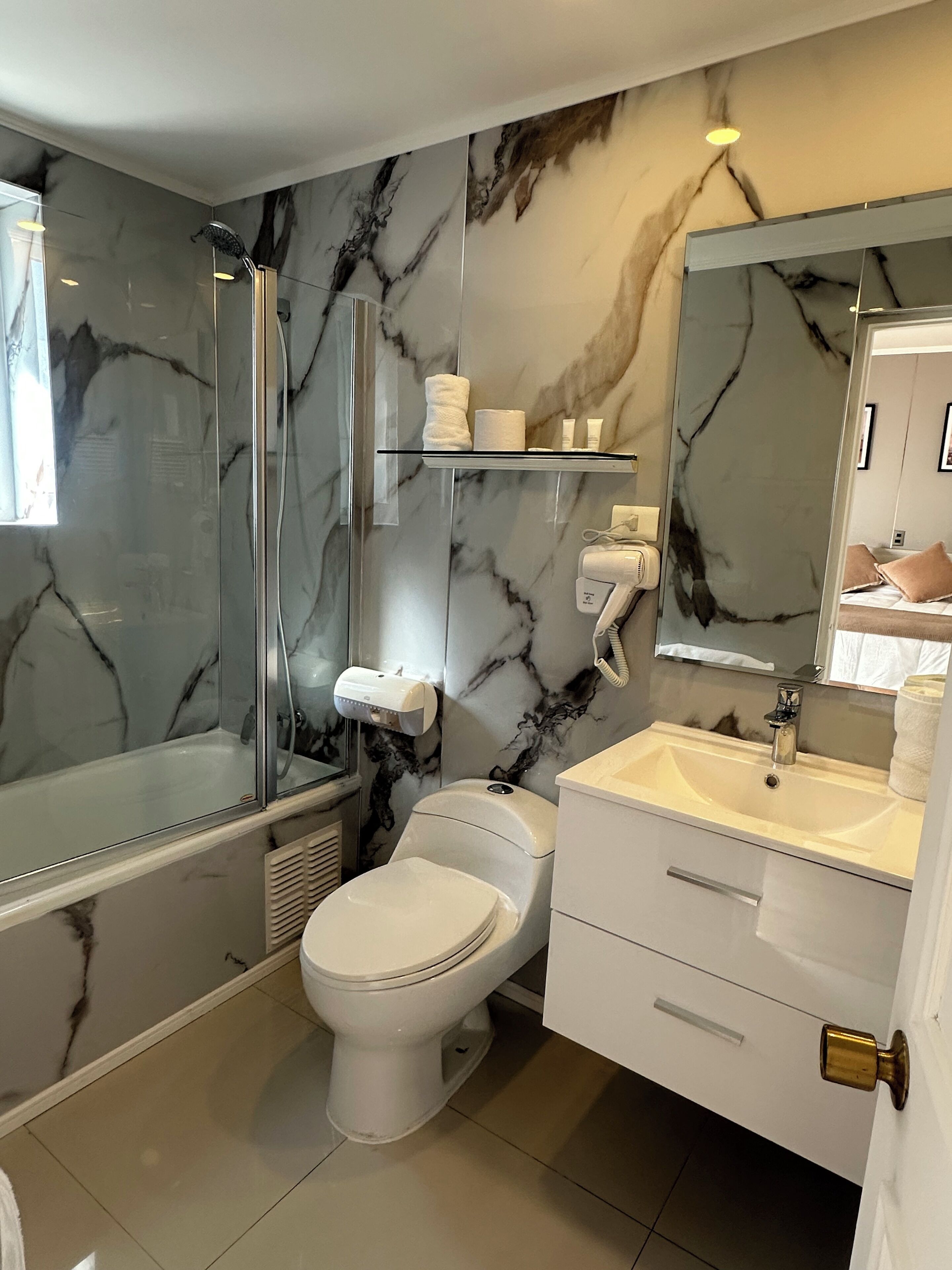 Standard Room | Bathroom | Combined shower/tub, hair dryer, towels, soap