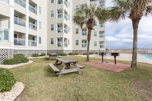 Outdoor dining - 2-BR Beachfront Condo with Balcony Views! (North Myrtle Beach)