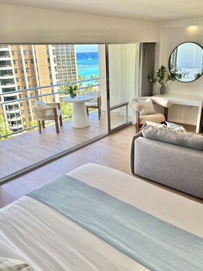 1 bedroom, iron/ironing board, WiFi, bed sheets - NEWLY Remodeled - Tropical Getaway Steps to Beach (Honolulu)