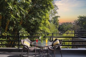 Family Suite, Garden View | Balcony - The Golden Tusk By Ivory Destinations (Ramnagar)