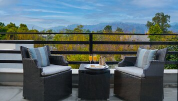 Suite exclusiva, vistas al complejo turístico | Vistas del balcón