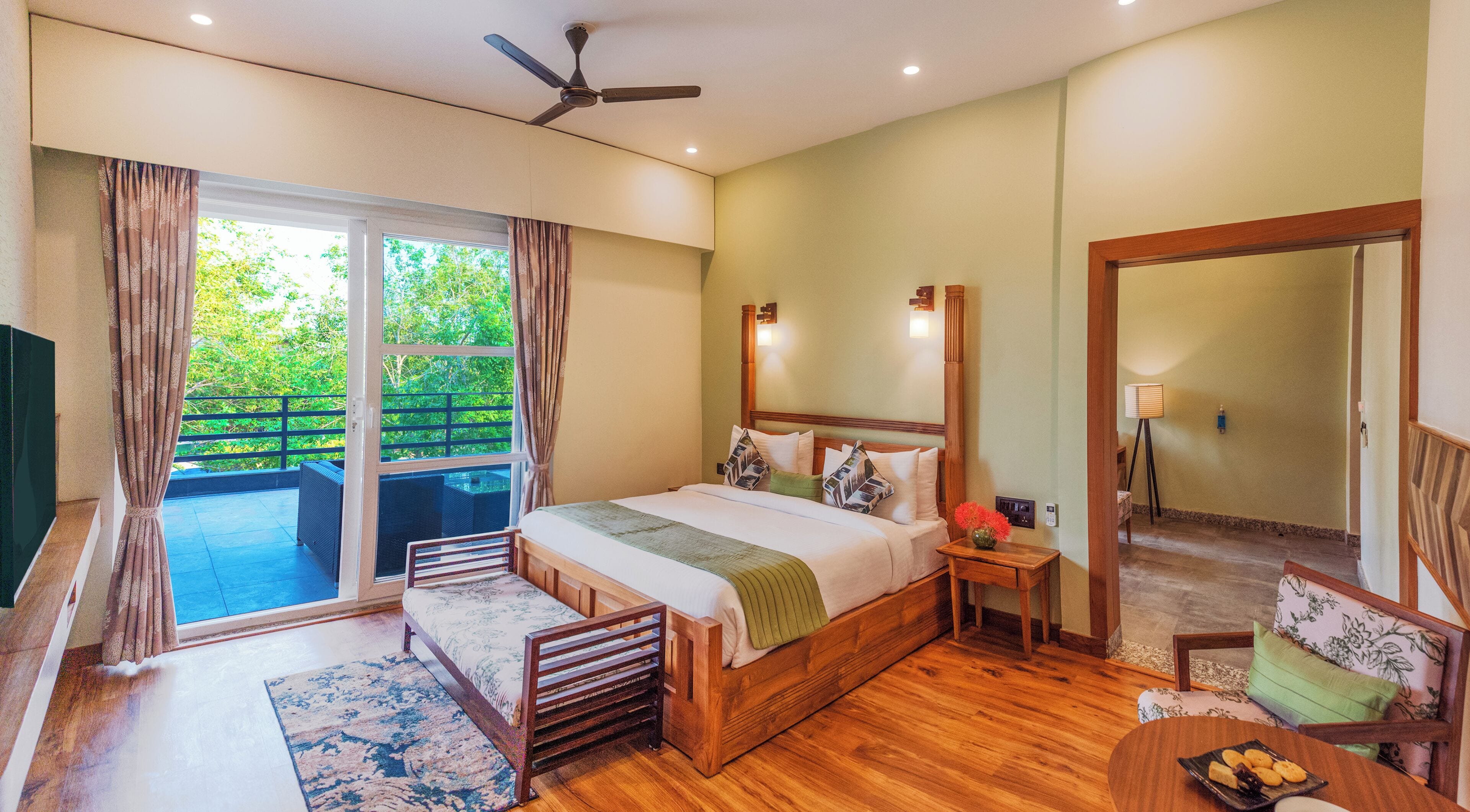 Presidential Suite, Garden View | Desk, free WiFi, bed sheets