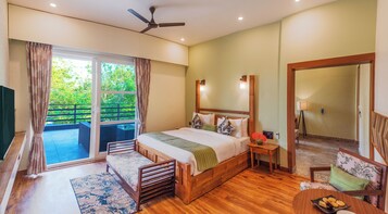 Suite presidencial, vistas al jardín | Escritorio, wifi gratis, ropa de cama