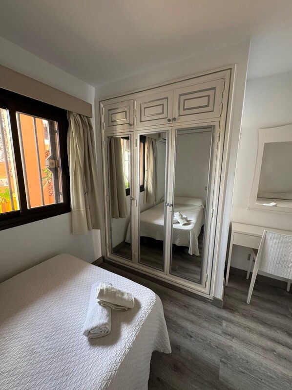 1 bedroom, WiFi, bed sheets