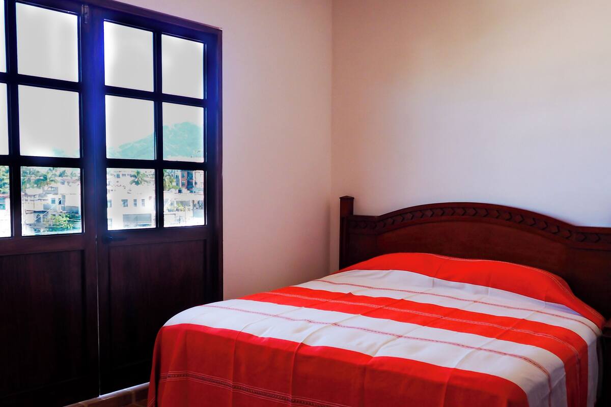 Iron/ironing board (on request), bed sheets
