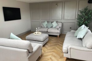 Fernseher, Stereoanlage