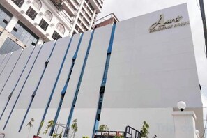 Ảnh chưa phân loại, 3 trong số 6 ảnh, nút