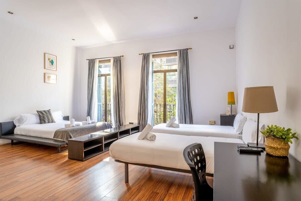 4 chambres, bureau, fer et planche à repasser, Wi-Fi