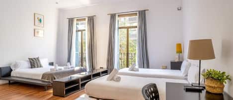 4 Schlafzimmer, Schreibtisch, Bügeleisen/Bügelbrett, WLAN