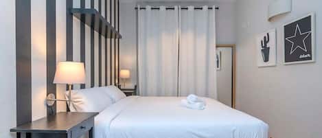 10 habitaciones, escritorio, tabla de planchar con plancha y wifi