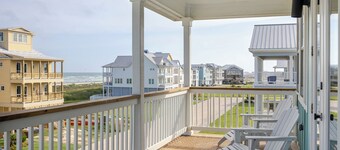 Chic Brand New Beach House • Steps From the Beach • Dog Friendly• Amazing Views!