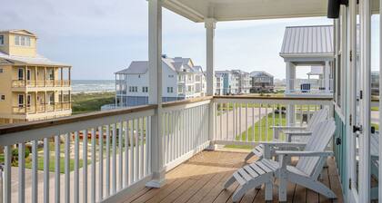 Chic Brand New Beach House • Steps From the Beach • Dog Friendly• Amazing Views!