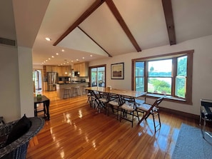 Dining - Lakefront, Kayaks Included, Come Unwind In Lenox! (Lenox)
