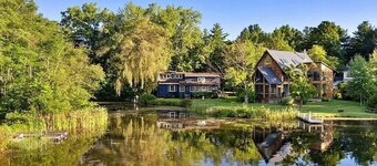 Lakefront, Kayaks Included, Come Unwind In Lenox!