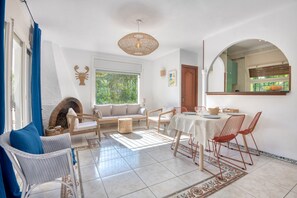 Dining - ESCALE: Beautiful holiday rental house with private pool in Masos de Pals (Pals)