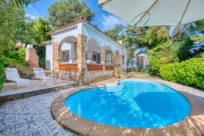 Pool - ESCALE: Beautiful holiday rental house with private pool in Masos de Pals (Pals)