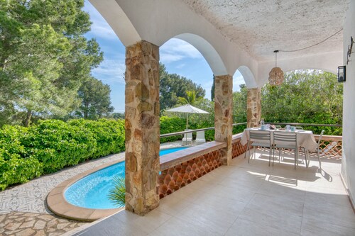 ESCALE: Beautiful holiday rental house with private pool in Masos de Pals