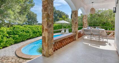 ESCALE: Beautiful holiday rental house with private pool in Masos de Pals