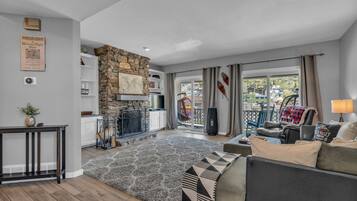 TV, fireplace, offices