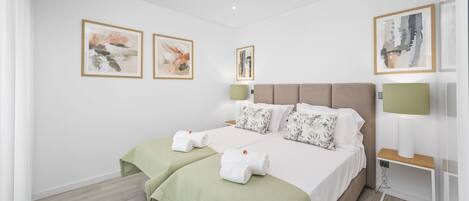 2 عدّة غرف نوم ومكواة/لوح كي وواي فاي مجانًا وملاءات أسرّة