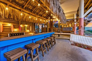 Bar (in der Unterkunft)