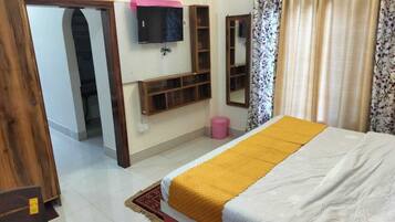Deluxe Room, Balcony, Mountain View | Free WiFi