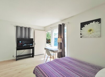 214B - Cozy Studio with AC & Kitchen near Stanford